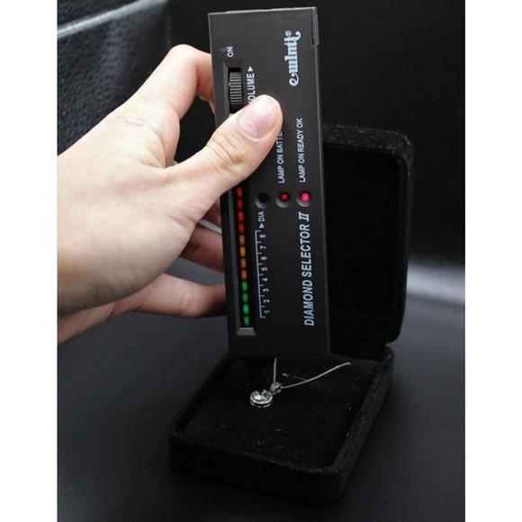 COPY - Certified 1 ct Moissanite Silver 925 Halo Pendant Necklace 925 Silver - Picture 5 of 7